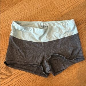 Aritzia TNA Grey and Teal Booty Short Size Medium